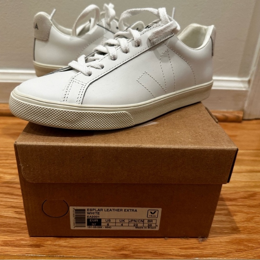 Vega Esplar Size 37 White Weather - NWB, Never Worn